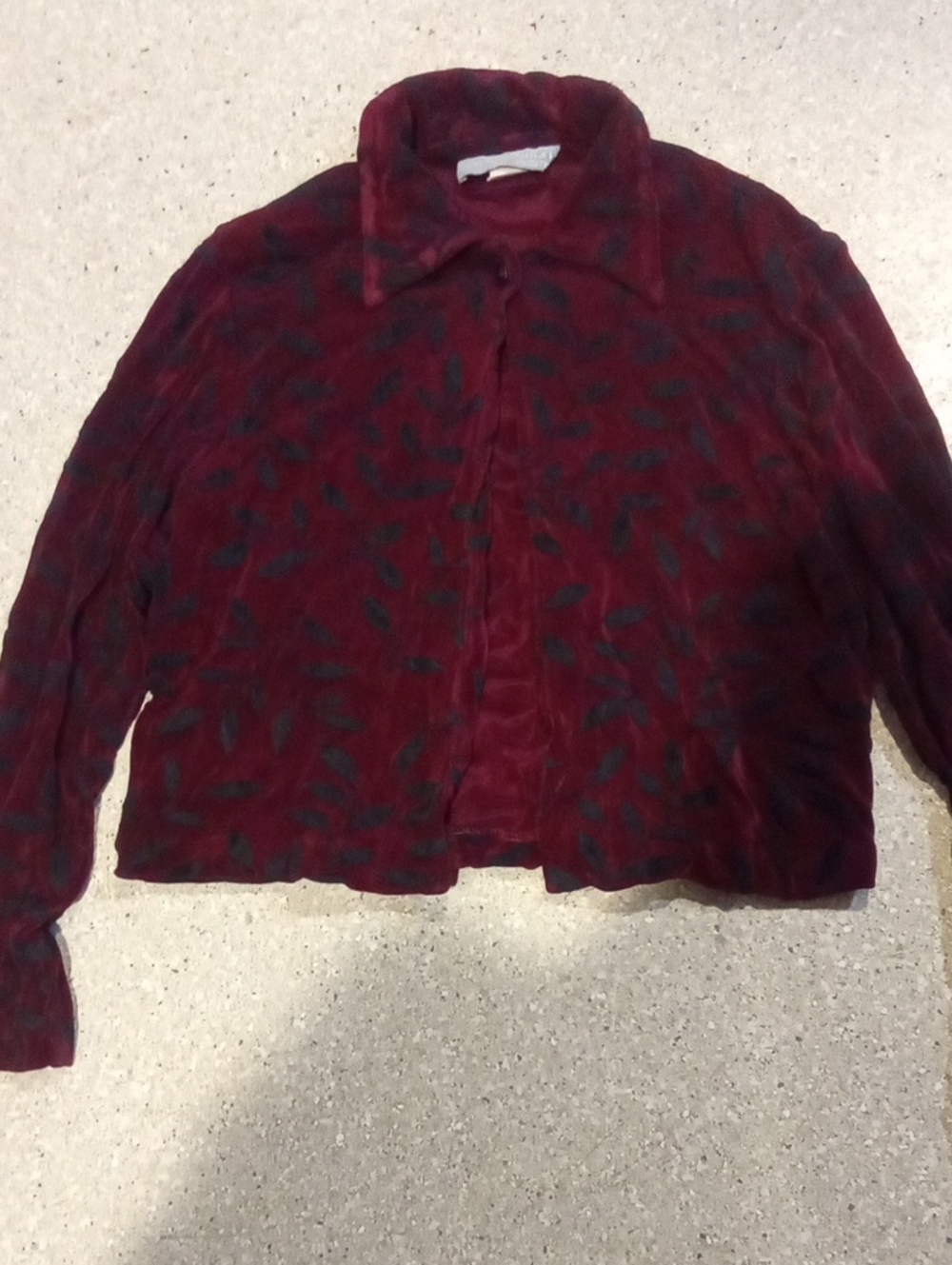 #759 "Carol Anderson"Velvet Leaf-Print Button Front Jacket in Burgundy and Black